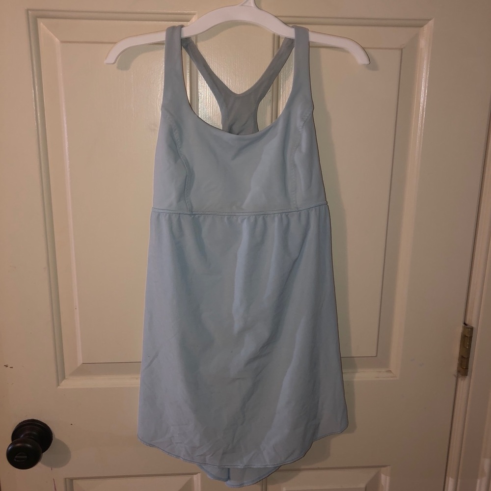 lululemon workout top!